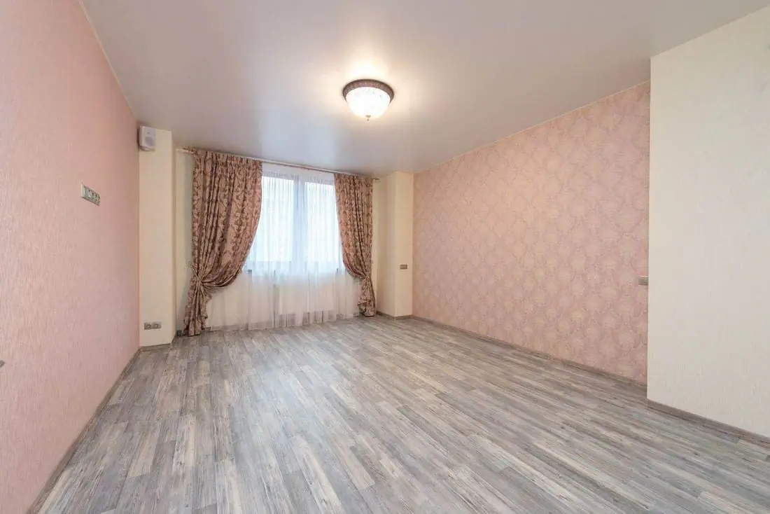 Ornamentli duvar kağıdı